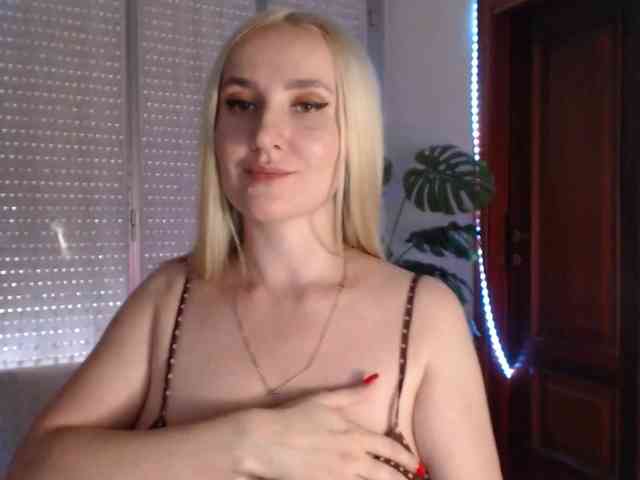 Alina-Lovely webcam
