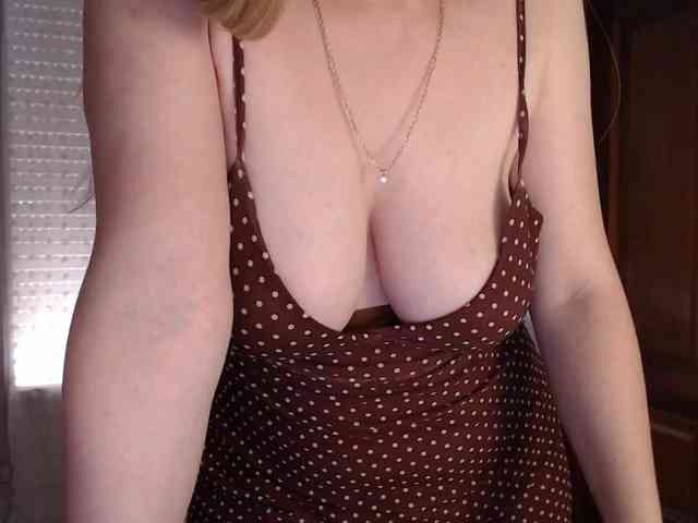 Alina-Lovely webcam