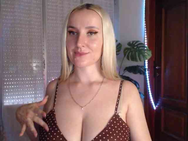 Alina-Lovely webcam