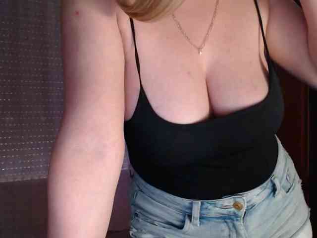 Alina-Lovely webcam