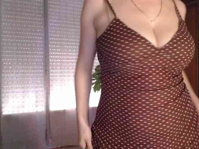 Alina-Lovely webcam