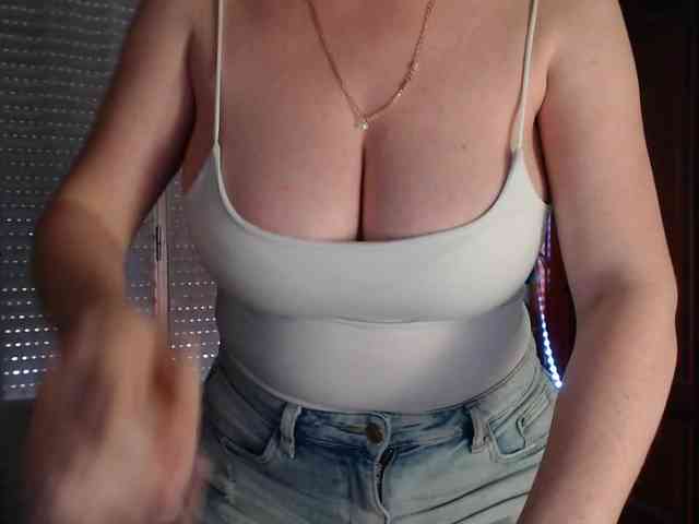 Alina-Lovely webcam
