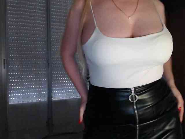 Alina-Lovely webcam