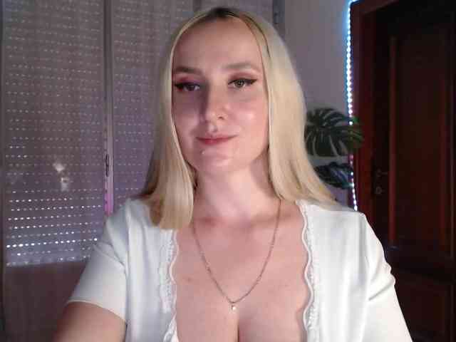 Alina-Lovely webcam