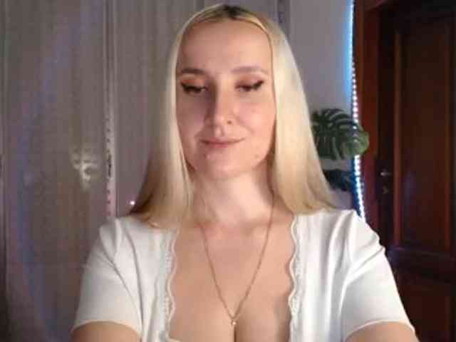 Alina-Lovely webcam