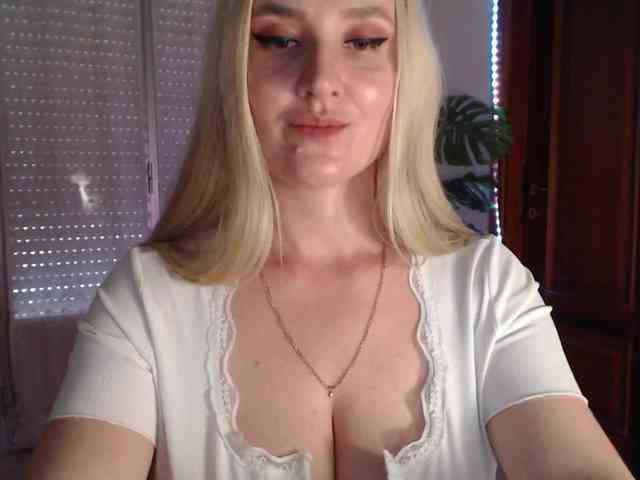 Alina-Lovely webcam