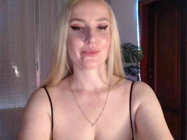 Alina-Lovely webcam