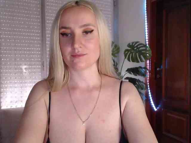 Alina-Lovely webcam