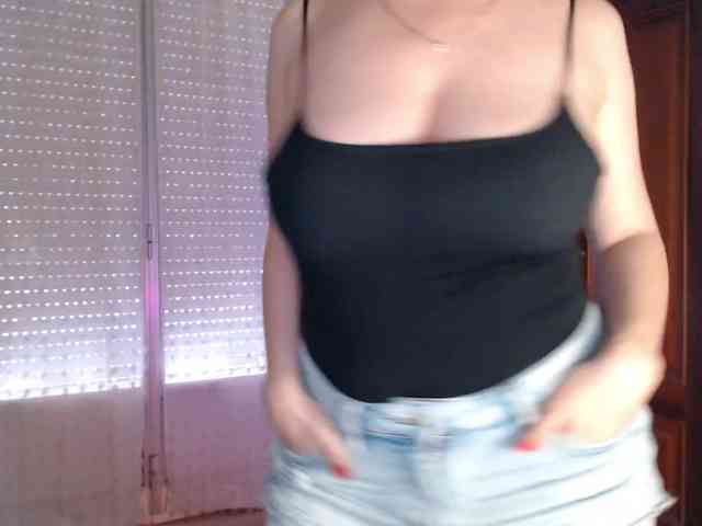 Alina-Lovely webcam
