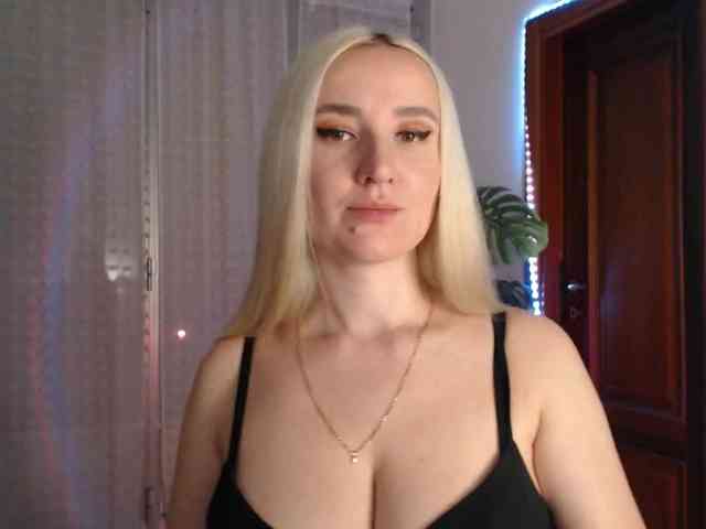 Alina-Lovely webcam