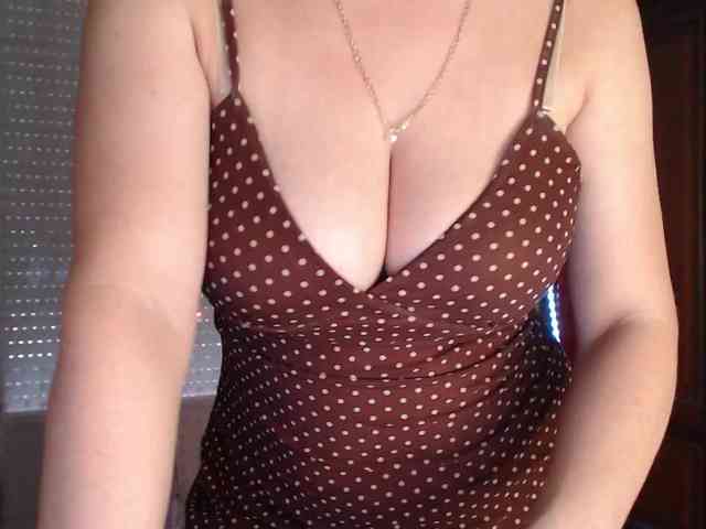 Alina-Lovely webcam