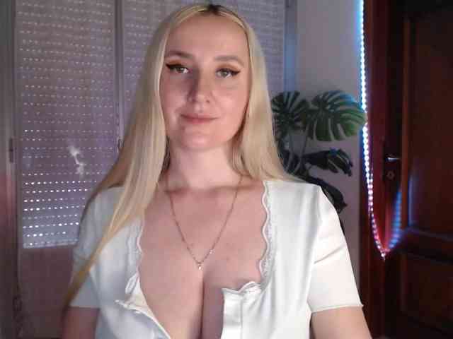 Alina-Lovely webcam