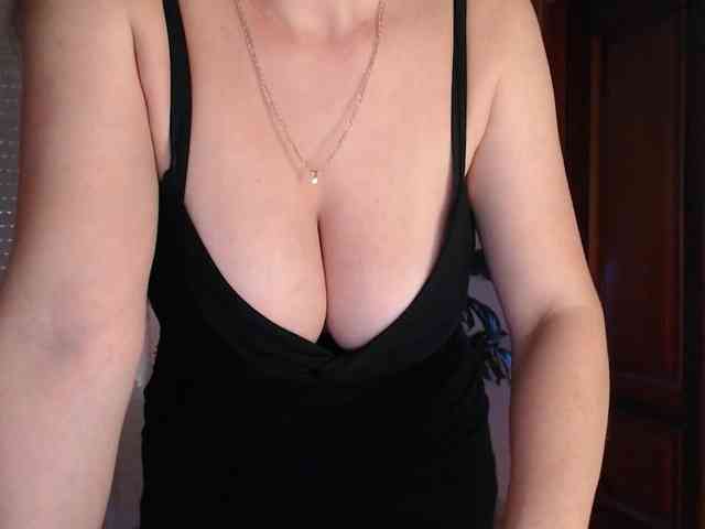 Alina-Lovely webcam