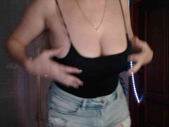 Alina-Lovely webcam