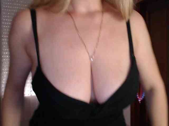 Alina-Lovely webcam
