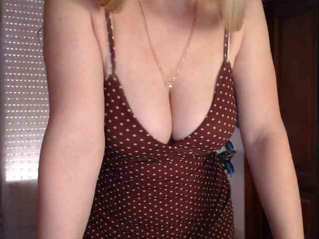 Alina-Lovely webcam