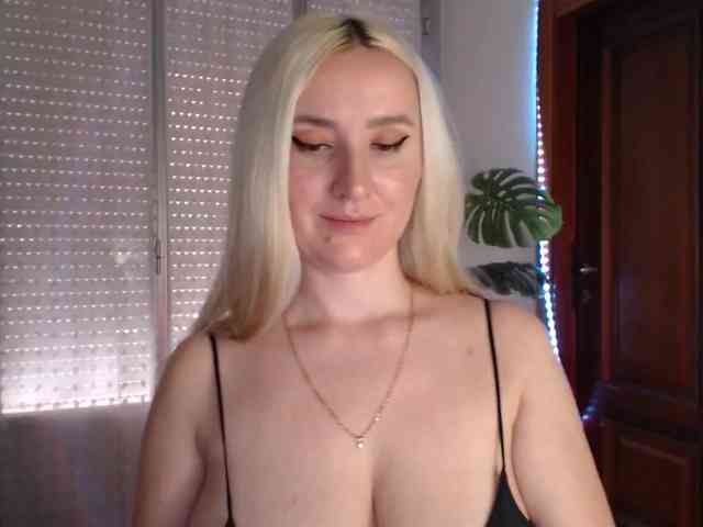 Alina-Lovely webcam