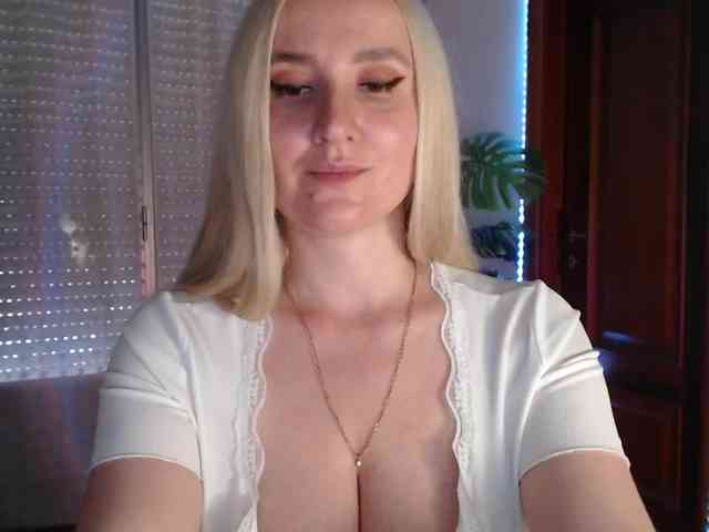Alina-Lovely webcam