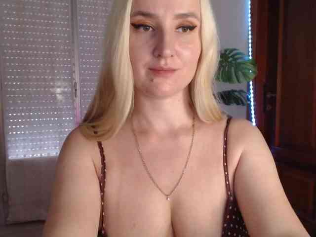 Alina-Lovely webcam