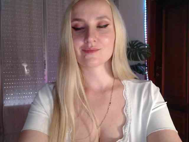 Alina-Lovely webcam