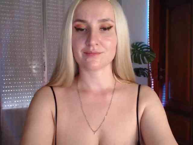 Alina-Lovely webcam