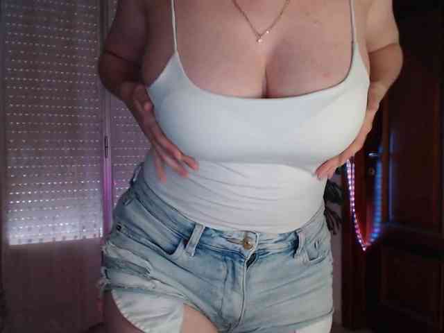 Alina-Lovely webcam