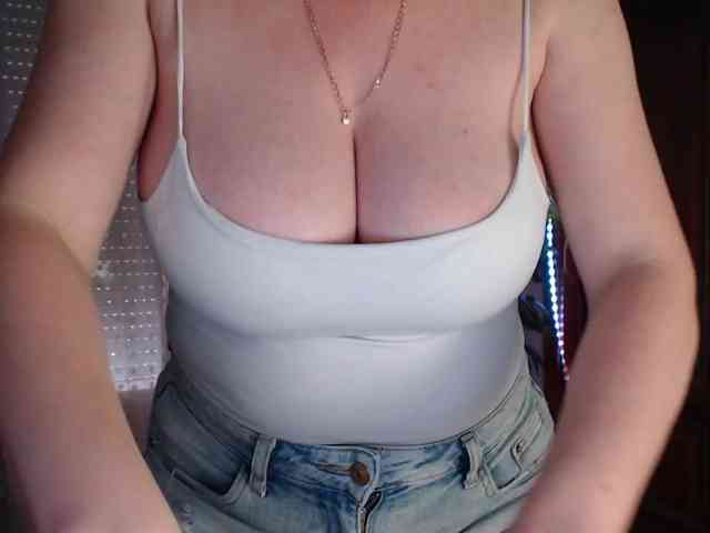 Alina-Lovely webcam