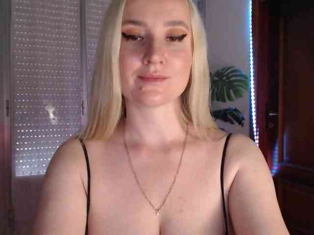 Alina-Lovely webcam