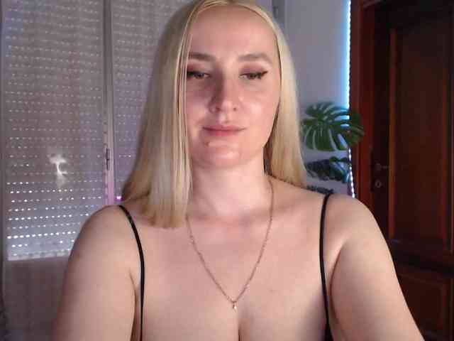 Alina-Lovely webcam