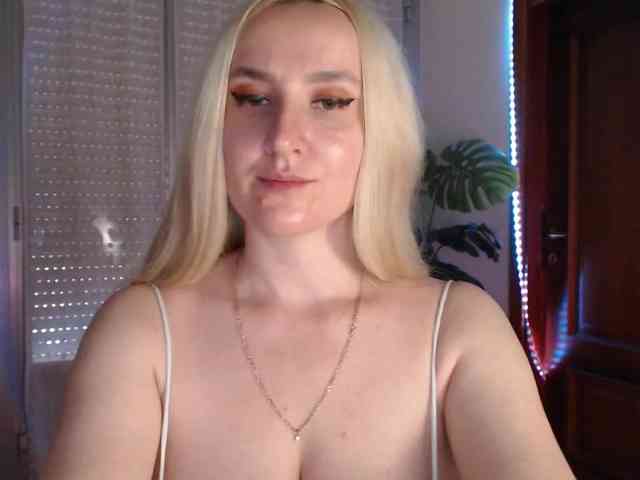 Alina-Lovely webcam