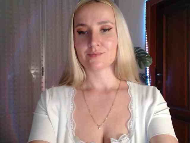 Alina-Lovely webcam
