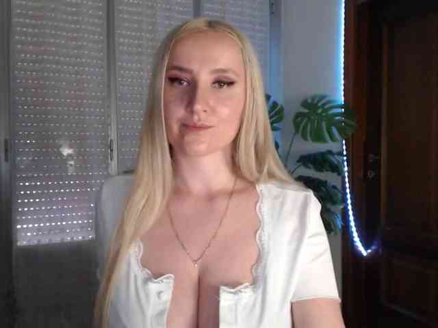 Alina-Lovely webcam