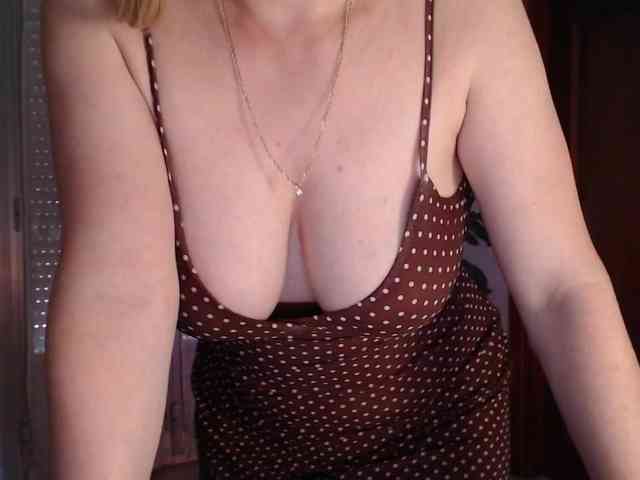 Alina-Lovely webcam