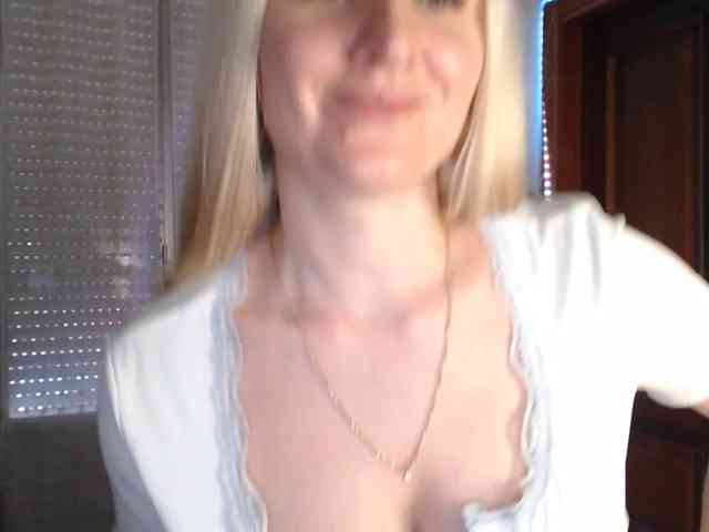 Alina-Lovely webcam