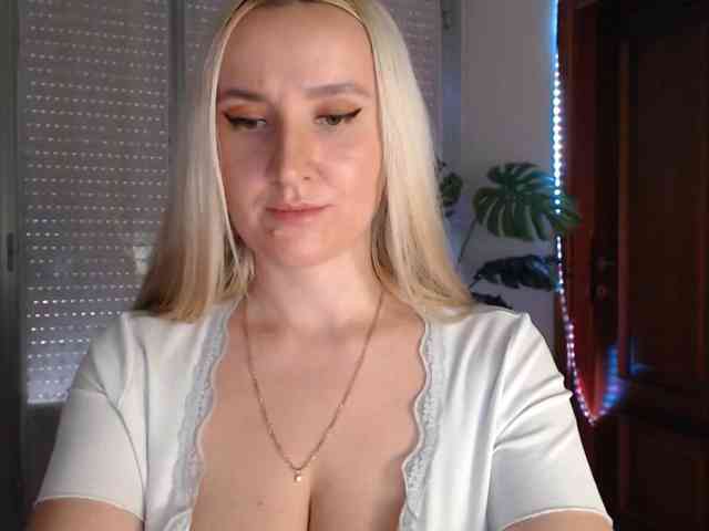 Alina-Lovely webcam