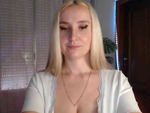 Alina-Lovely Live Webcam on BongaCams