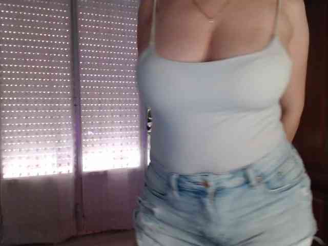 Alina-Lovely webcam