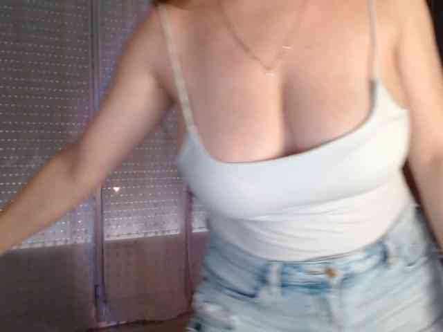Alina-Lovely webcam