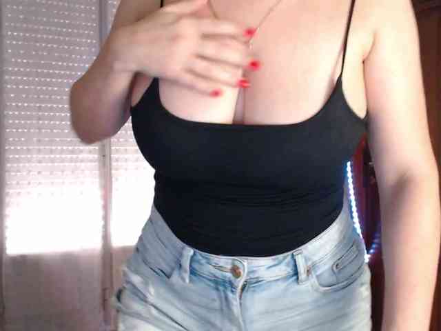 Alina-Lovely webcam