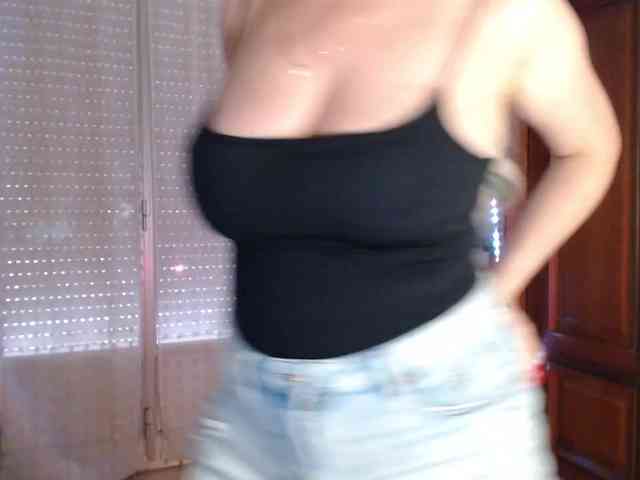 Alina-Lovely webcam