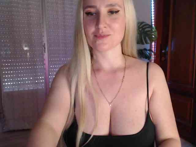 Alina-Lovely webcam