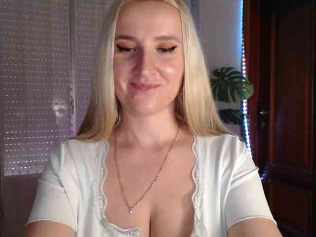 Alina-Lovely webcam