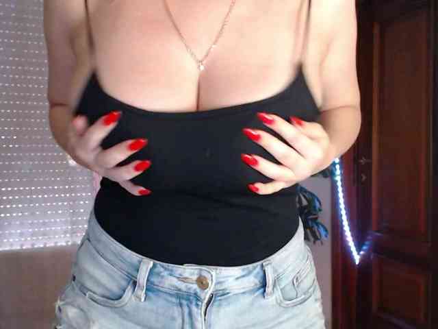 Alina-Lovely webcam