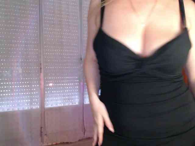 Alina-Lovely webcam
