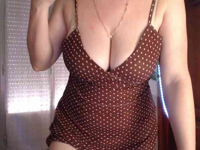 Alina-Lovely webcam
