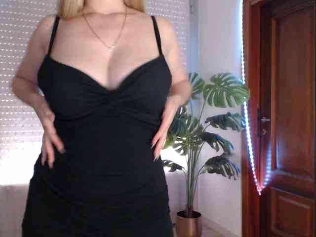 Alina-Lovely webcam