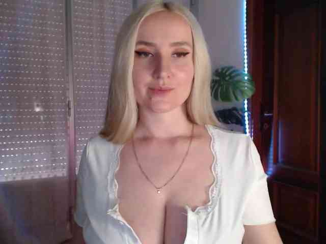 Alina-Lovely webcam