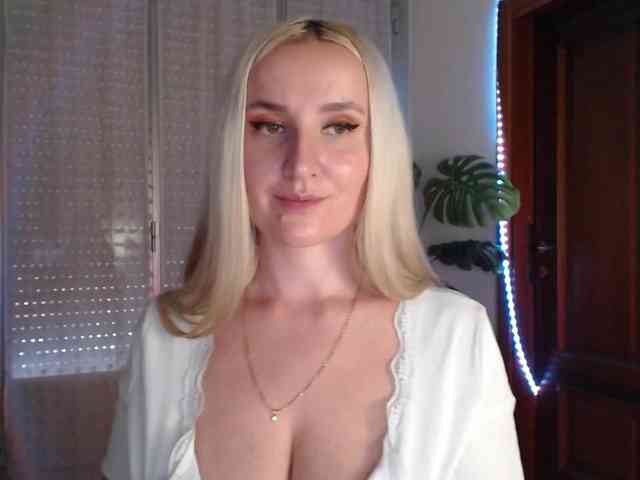 Alina-Lovely webcam