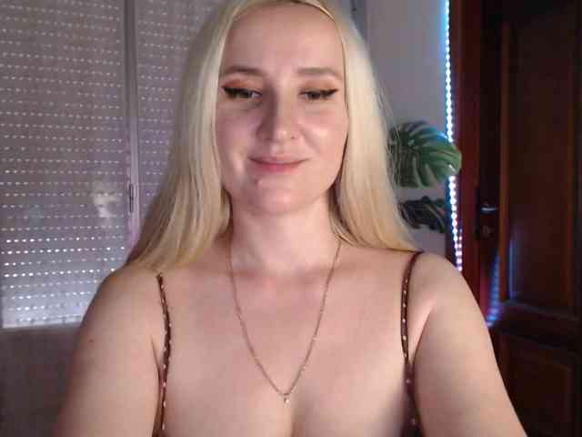 Alina-Lovely webcam