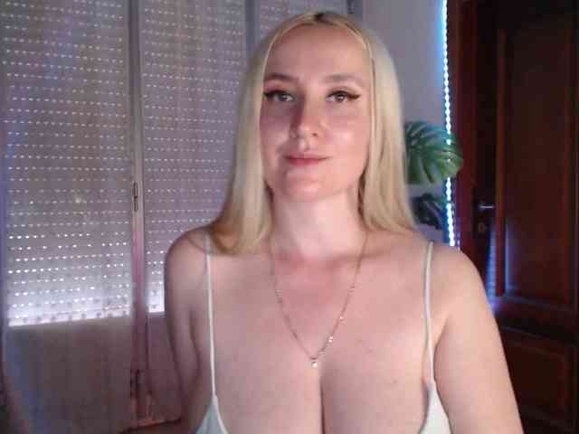 Alina-Lovely webcam